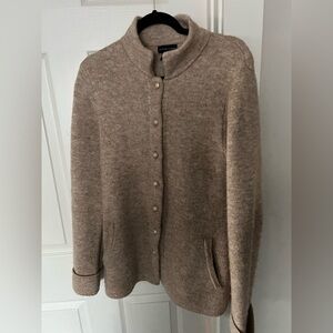 Adrienne Vittadini. 25%WOOL. Beige ton beautiful for winter